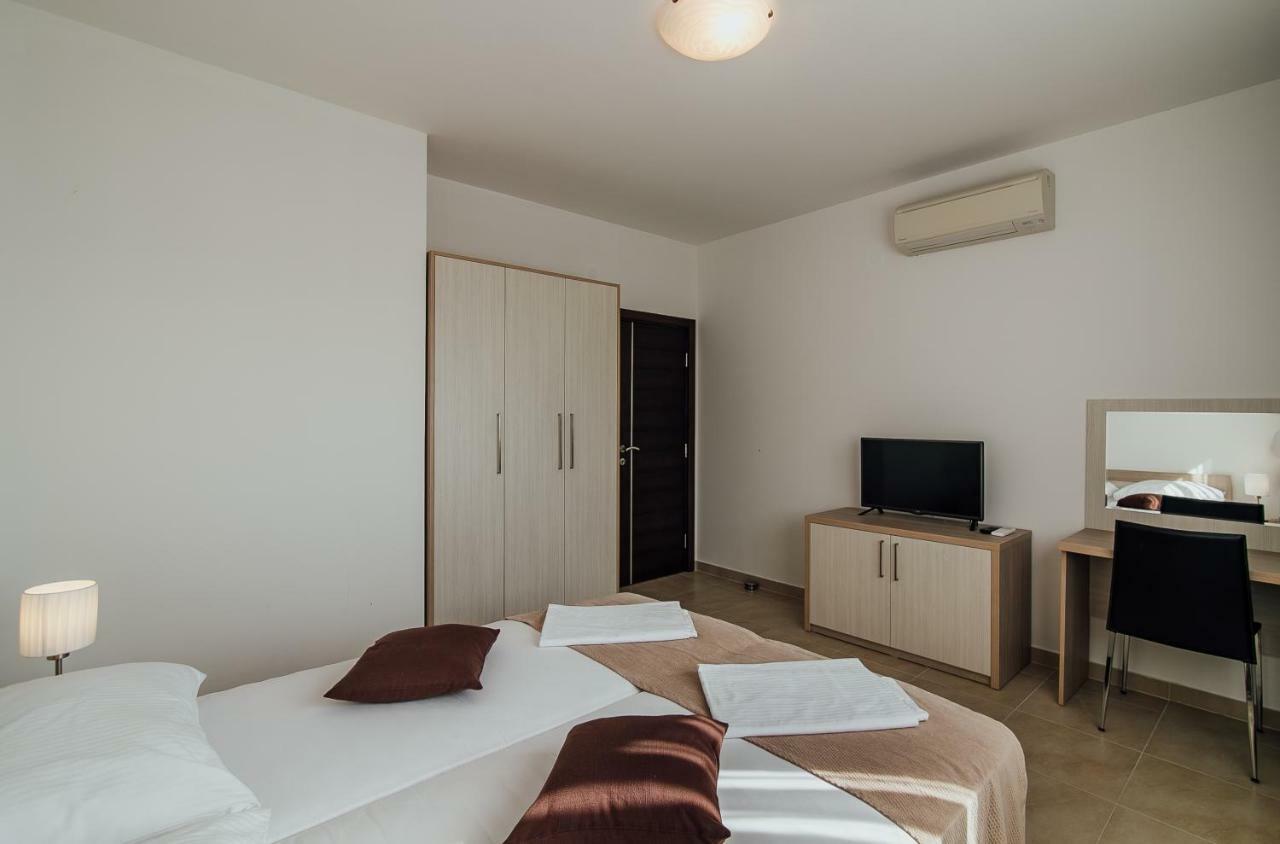 Vista Residence ヘルツェグ・ノヴィ エクステリア 写真